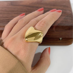 Fashion Titanium Steel Glossy Love Shape 18K Gold Ring Shopping