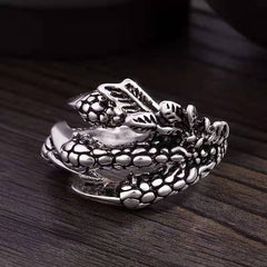 Men's Metal Retro Claw Ring Shopping